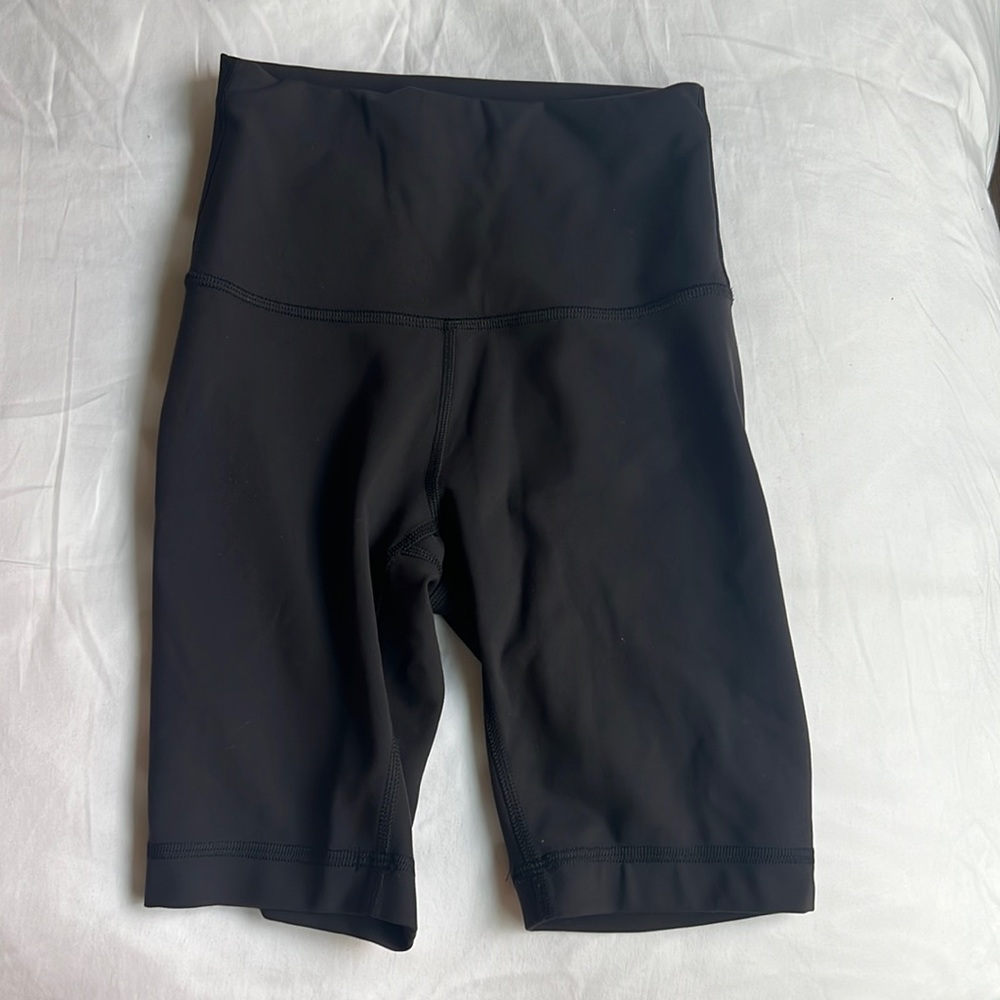 Lululemon black wonder under biker shorts 8 inch